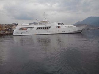 121' Crn 1986 Yacht For Sale